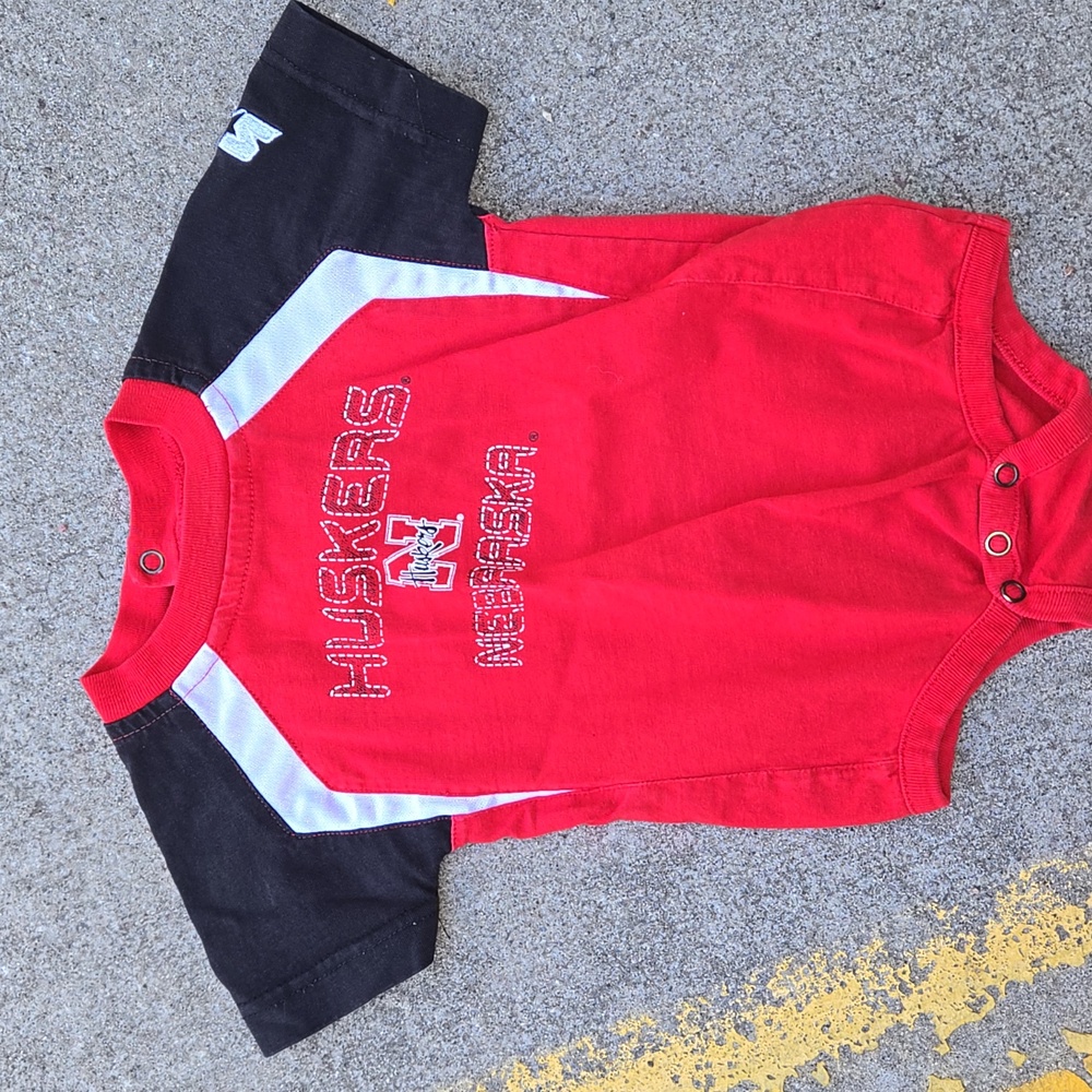 Vintage Starter Nebraska Huskers 6/9M Red Black Onesie